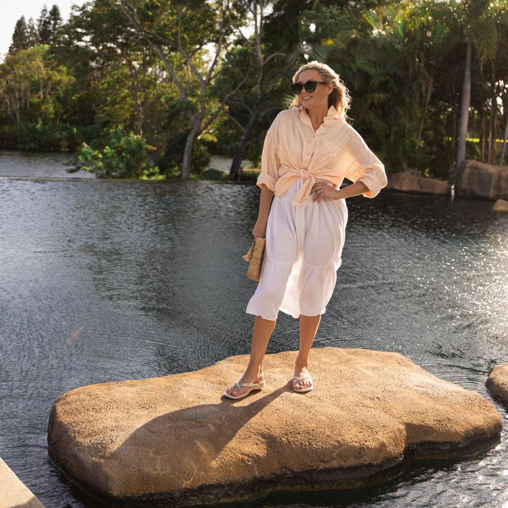 Bella Toe Post Sandal - Cream Botanical